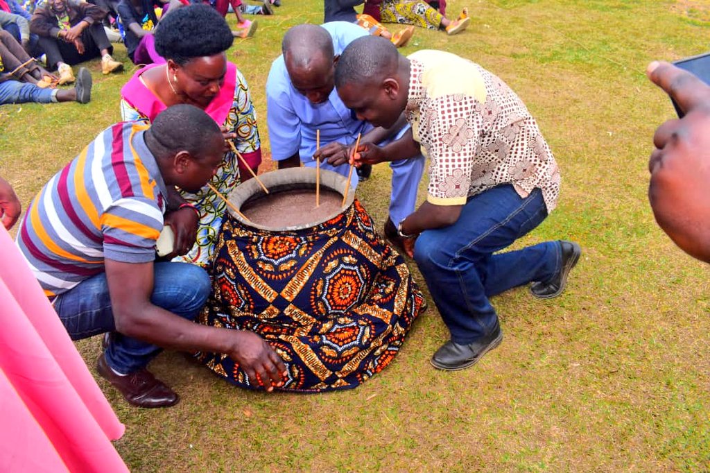Burundi : Rwamigabo – Sirius – guide les semences du nouvel an